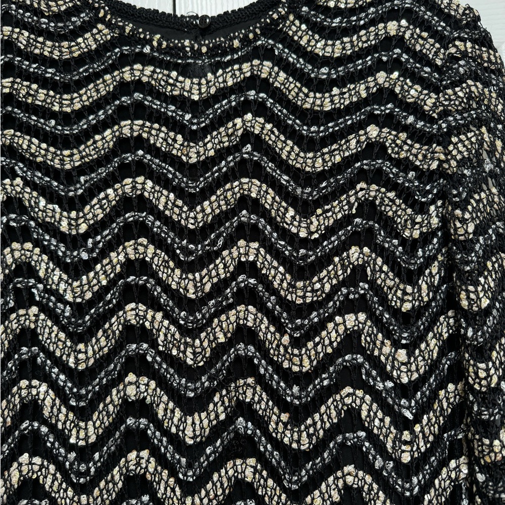 NWT Gorgeous brand new St. John Metallic and Sequin Dress. Size 2 - Picture 4 of 7